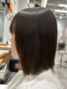 アヴァンス 京橋店(AVANCE) 前下がり×切りっぱなしボブ【大阪/京橋】
