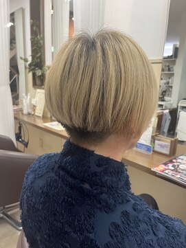 コアフィールフィス(COIFFURE fils) 《見附 今町》メンズ ブリーチヘア 前下がりショート
