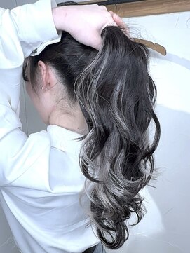 ブレイズヘアー(BLAZEhair) インナーホワイトシルバー×ブリーチ3回