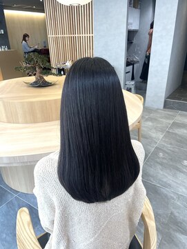 リファインド(REFINED) シンプル艶ロング×ダークネイビー（オージュアカラー）　立元