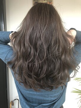 ブルー(BLUE.) グレージュカラー