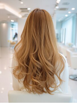 ブロッサム ひばりヶ丘(Blossom) ブリーチハイトーン×韓国風レイヤーカット×透明感ミルクティー