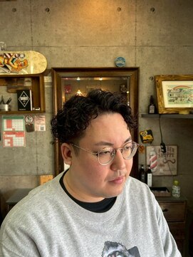アールズ ヘア(R's hair) MEN’S HAIR/サーフカール/刈り上げセンターパート/印西