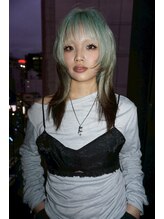 ディーン ジュスィ 栄店(DEAN JECY)&nbsp;モダンアッシュグリーンカラーハイトーンカラー顔周りブリーチ