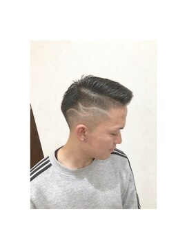 コジック ヘアアンドアイ(Cogic hair & eye) メンズカット☆スキンフェード7：3ラインアート 個性的