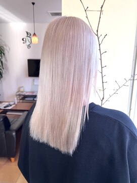 リルーア(RIRUA) ホワイトピンクベージュ