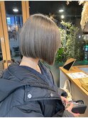 ベージュ