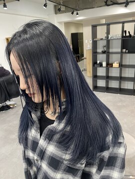 エミュー(Emu) レイヤーカット×ネイビーカラー☆