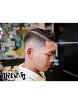 ヘアーサロン宮武 サイドパート×スキンフェード