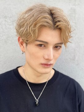 フィフス(fifth) 男らしさ溢れるツイストスパイラルパーマのセンターパート