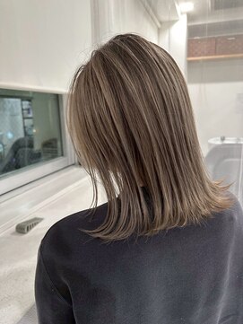 カラ ヘアーサロン(Kala Hair Salon) ハイライトバレイヤージュダブルカラーケアブリーチ20代30代40代