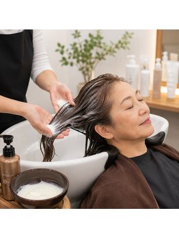 ハハカラー 安城店の写真/年齢髪に、触れたくなるうるおいとツヤを。こだわりのトリートメントで美髪へ