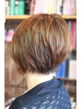 オーバーキャプテンネイキッド(OVER CAPTAIN NAKED) 骨格補正＊メリハリモード前下がりショート