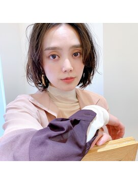 シータ(sheta) 【sheta／ AI】クセ毛風　こなれボブ　大人ボブ