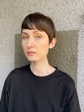 イロ(IRO) スリークショート