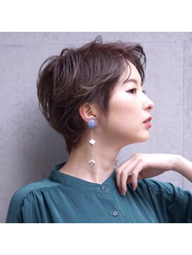 アトリエ フェム(atelier.fem) 立ち上げバング×ショートスタイル