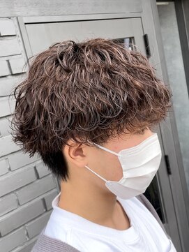 アビー(ABEY) 波巻きスパイラルパーマ刈り上げ無し重めマッシュ