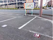 エヴァン(Evan)の雰囲気（駐車場は17番・18番お店目の前雨でも安心）