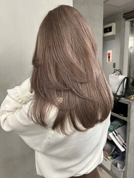 サイン 表参道(SIGN) レイヤーカットグレージュカラーデザインカラーシルキーベージュ