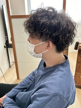 ラ レーヌ バイ ハセ(La reine by HASE) ツイストスパイラルパーマ