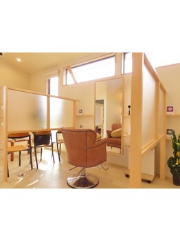 スタッフさんが笑顔で迎えてくれる温かい雰囲気のサロン☆初めての方でも緊張せずに過ごせます！