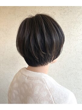 カーサ(Casa by JLB) 【CASA.mio】オリーブグレージュショートボブ