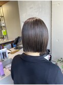 グレージュカラー×切りっぱなしボブ