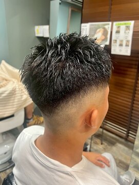 スタンドバーバー 柏(STAND BARBER) スペインカール／スパイキーショート/ブルーブラック/柏