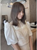 グレージュ×ミディアムレイヤー