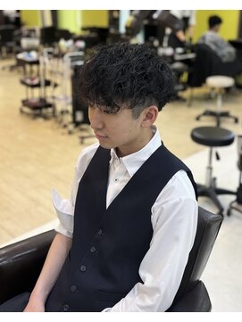 ケリーズグリーン(Kelly's Green) ツイストスパイラルパーマ