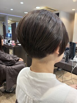 トゥーヘアー(too hair) 刈り上げショート