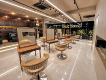 ロンドソル 四日市(Lond Sol)の雰囲気（光と重厚感が調和する、心に太陽が昇るような上質で心地よい空間）