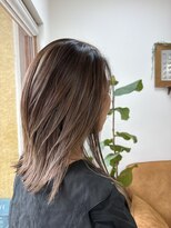 エルフゥ(Elle fou)&nbsp;細目ハイライト ミルクティーカラー ミディアムレイヤー