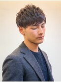 優しい男に見えるツーブロックショートクラウドマッシュビジカジ