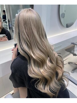 アールプラスヘアサロン(ar+ hair salon) ホワイトベージュ×ローライト