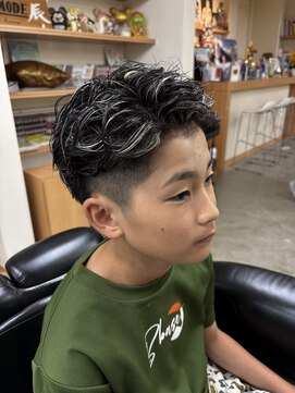 ヘアー モード 辰(HAIR MODE) ツイストスパイラルピンパーマ＆ホワイトメッシュ