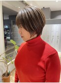 白髪ぼかしハイライト大人ショートボブ　