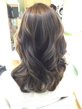 エル(EL) デザイングレージュカラー