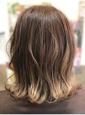 20代30代大人可愛いホワイトグレージュ透明感くびれミディ