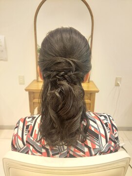 ウィングローリー(WINGLORY) ハーフアップ