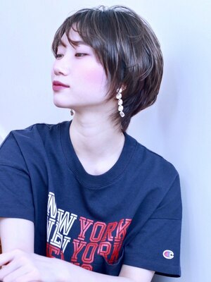 繰り返すヘアカラーによる白髪の増加、ヘアダメージによるパサつき、うねり…解消しませんか？