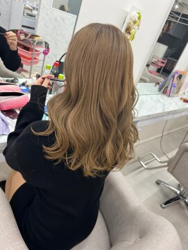 エレラビューティー(ELERA beauty) 艶髪ウェーブ♪ゴールド