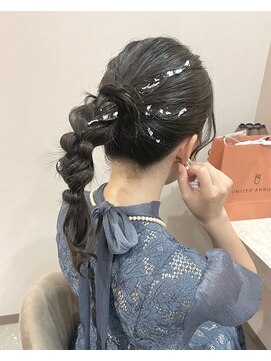 ミラ(Mila) 銀箔＊高め編みおろしポニーテール★結婚式二次会お呼ばれヘア