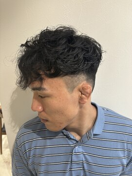 グラフ 立川(Graph.) スペインカールメンズパーマツーブロックカット