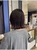 ピンクグレージュの切りっぱなしボブ