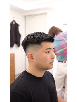 パストアンドニュー(past and new) 8:2のスキンフェード