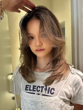 天神美容室 天神大名レイヤーカットデザインカラーブリーチハイトーン