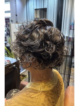 サムサラ 飯山満店(Samsara) 大きめパーマを全体的に