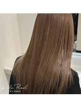 《Q&A》白髪やエイジング毛のうねりが気になります。おすすめのメニューはありますか？