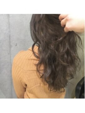 アライブ キチジョウジ(ALIVE Kichijoji) ◎柔らかアッシュグレージュハイライトグラデーションカラー◎